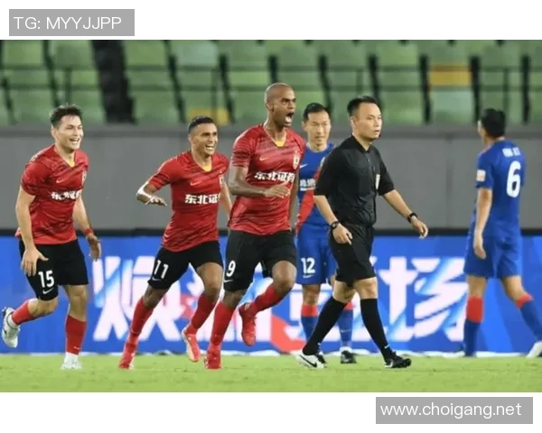 杭州篮球队以77分领跑挑战赛积分榜展现强劲实力 杭州篮球队以77分领跑挑战赛积分榜展现强劲实力