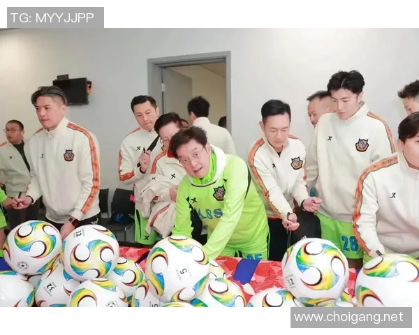 足球明星背后的粉丝明星阵容揭秘他们的支持与热爱 足球明星背后的粉丝明星阵容揭秘他们的支持与热爱