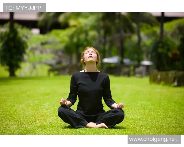 足球明星静心打坐高清照片展现内心平静与专注之美 足球明星静心打坐高清照片展现内心平静与专注之美